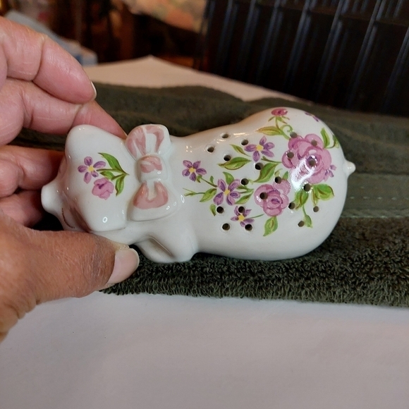 Vintage* 1978 Avon Glazed Floral Porcelain Piglet Potpourri - Picture 5 of 8
